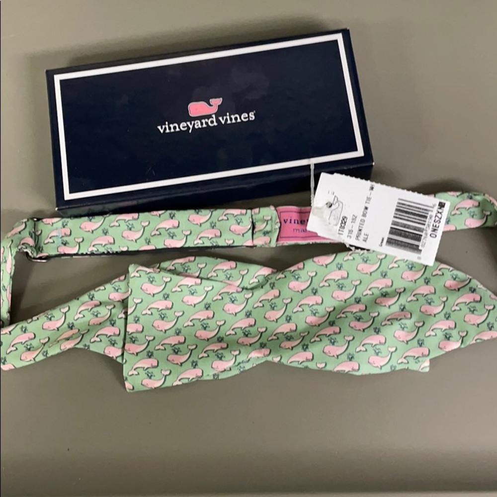 Vineyard vines bow tie